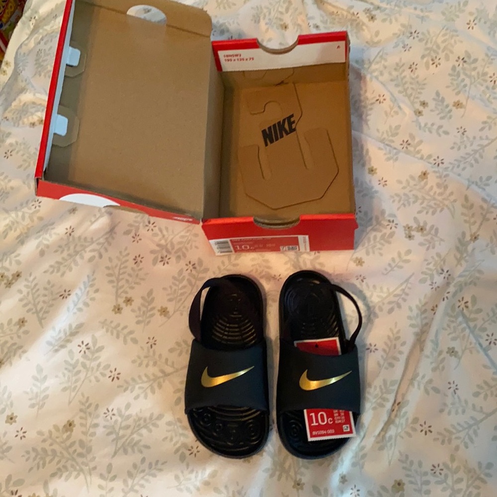 Boys Nike Sandles
